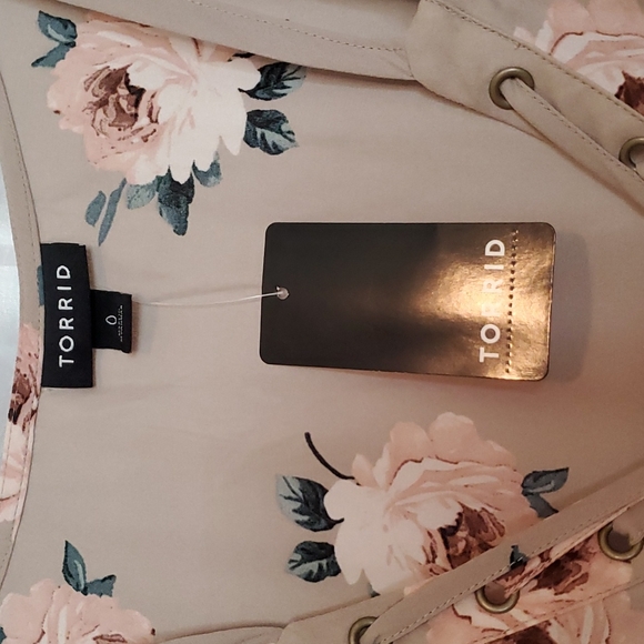 Torrid shirt - Picture 4 of 5